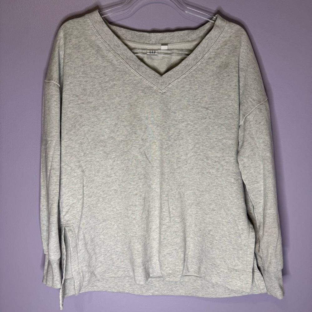 GAP basic V-Neck Sweater Gray